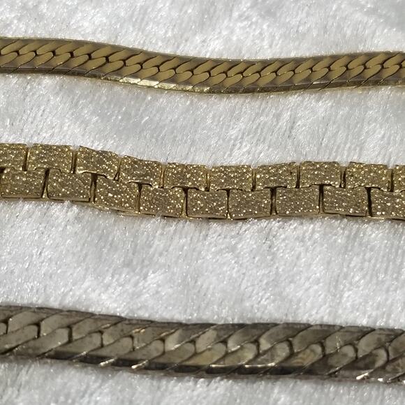 5-7" Bracelets 4-gold tone 1 small gold tone/black 1.1489 - Picture 6 of 7